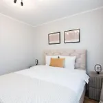 Sunny 2br Flat - Location - Stunning Views アパート ブカレスト