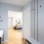 Sunny 2br Flat - Location - Stunning Views Lejlighed *