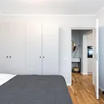 Sunny 2br Flat - Location - Stunning Views アパート