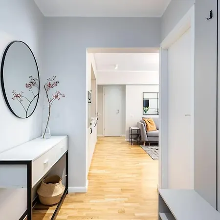 Sunny 2br Flat - Location - Stunning Views Apartment