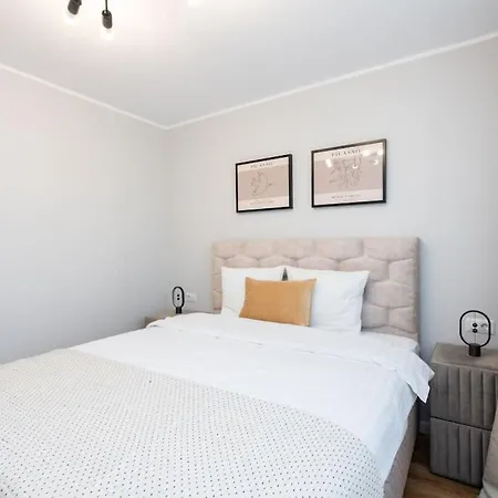 Sunny 2br Flat - Location - Stunning Views Apartment Bucharest