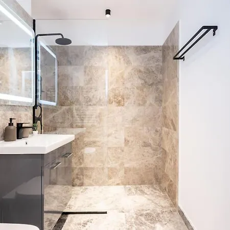 Sunny 2br Flat - Location - Stunning Views Apartment Bucharest