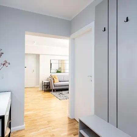 Sunny 2br Flat - Location - Stunning Views Apartment *