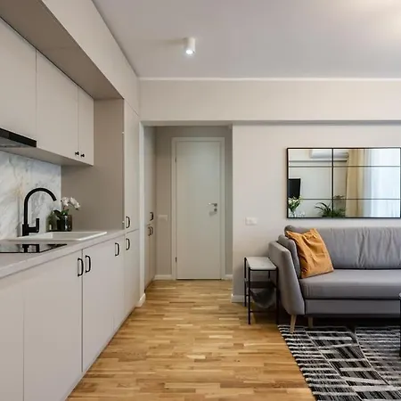 Sunny 2br Flat - Location - Stunning Views