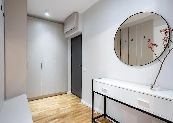 Sunny 2br Flat - Location - Stunning Views Bukarest