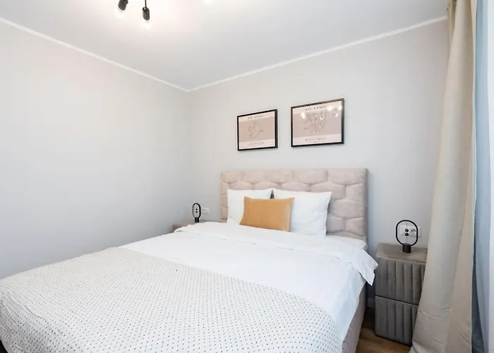 Sunny 2br Flat - Location - Stunning Views アパート ブカレスト