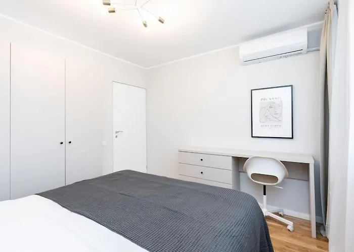 Sunny 2br Flat - Location - Stunning Views アパート ブカレスト