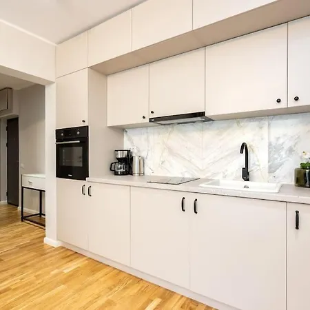 Sunny 2br Flat - Location - Stunning Views