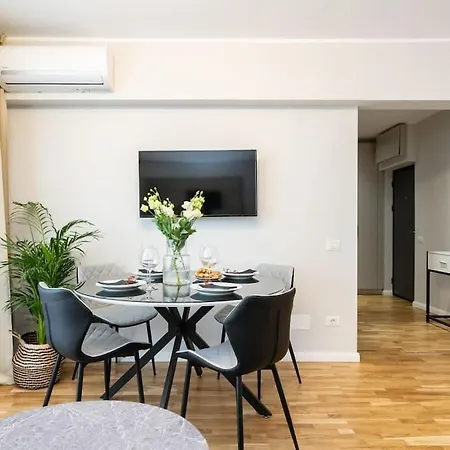 Sunny 2br Flat - Location - Stunning Views *