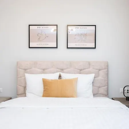 Sunny 2br Flat - Location - Stunning Views